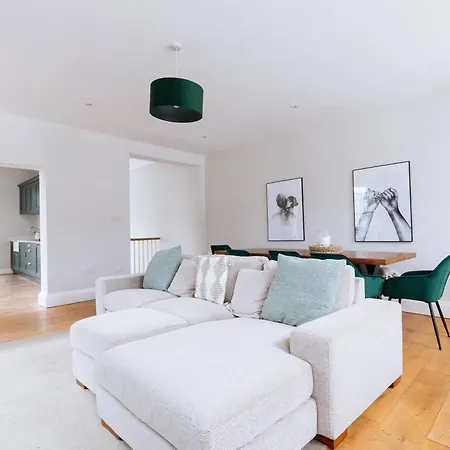 Chic & Characteristic 2bd House - Irishtown アパート