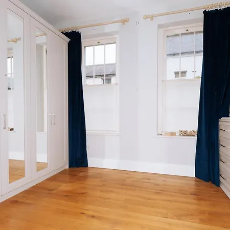 Chic & Characteristic 2bd House - Irishtown ダブリン