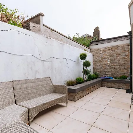 Chic & Characteristic 2bd House - Irishtown * ダブリン