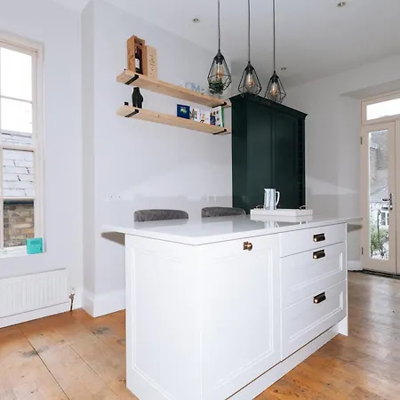 Chic & Characteristic 2bd House - Irishtown アパート